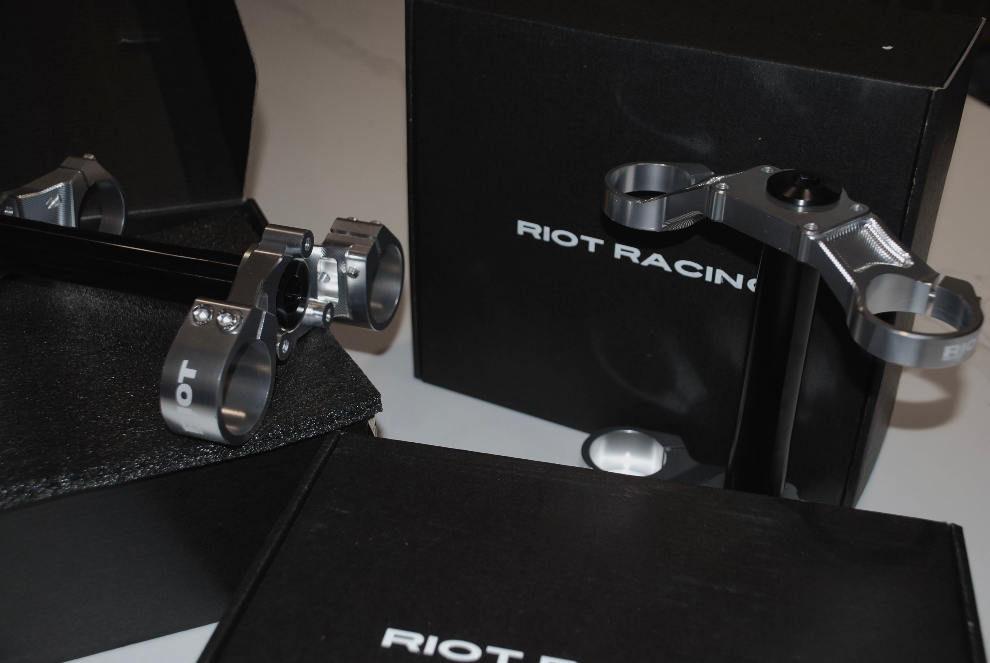 Riot Drop Crown Triple Tree — Stock Surron KKE Forks