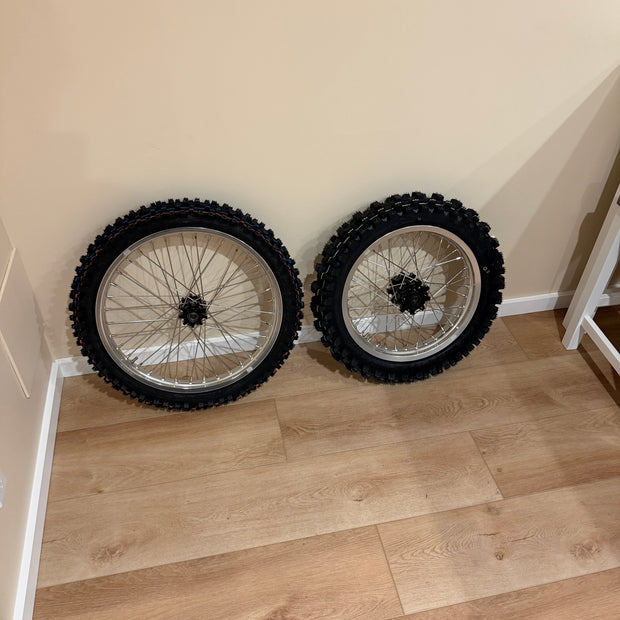 16/19  Light bee Eride2.0/1.0/lbx Wheelset with dirt tires!