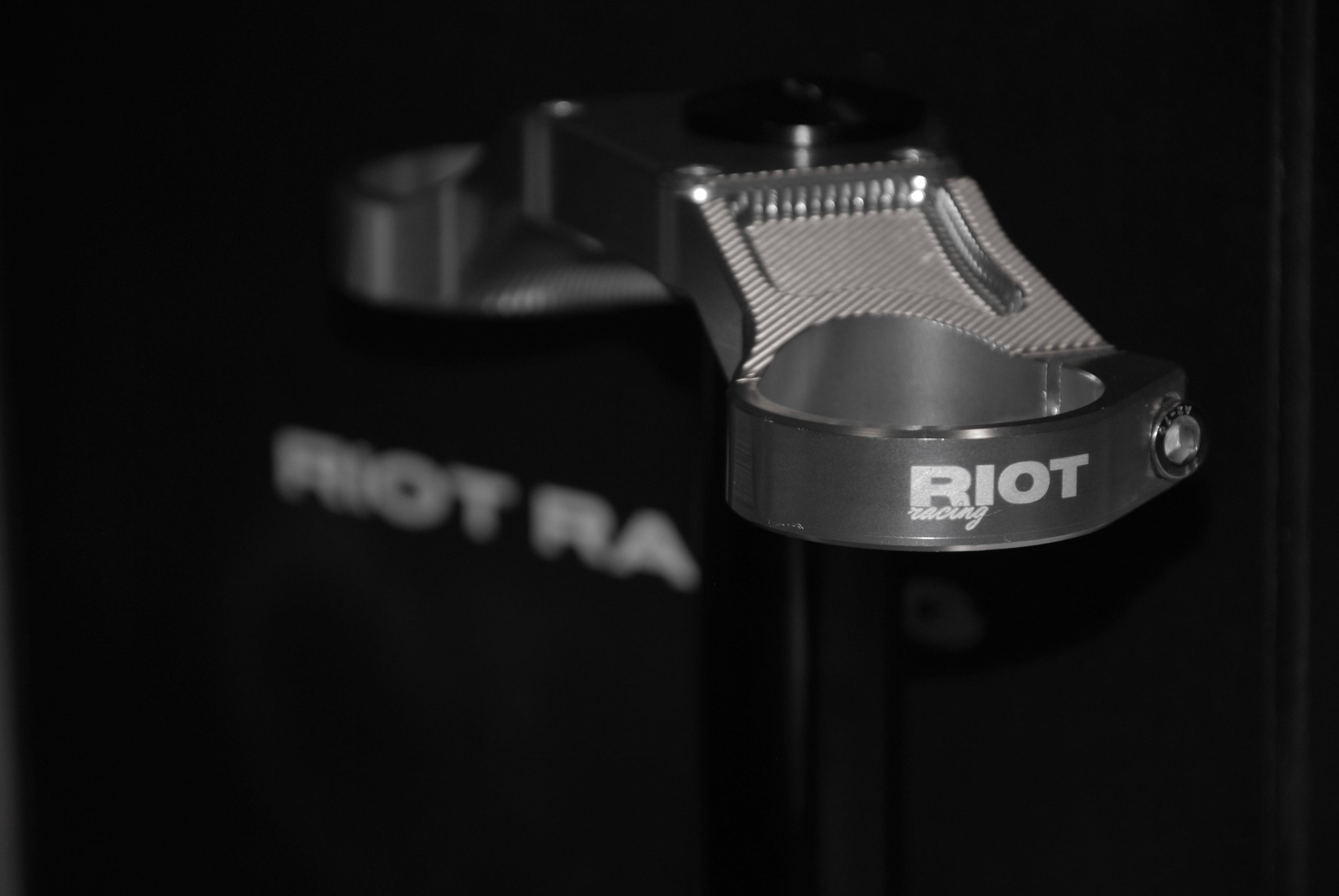 Riot Drop Crown Triple Tree — Stock Surron KKE Forks