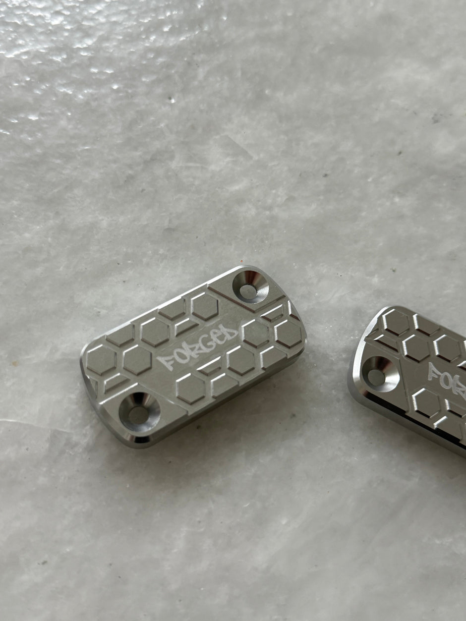 Sur-Ron Ultra Bee Brake Reservoir Cap | CNC Metal Upgrade (Black & Chrome)