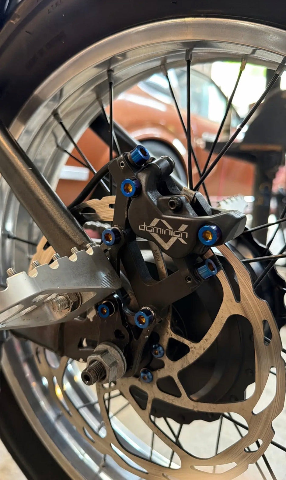 V2 Ridstar Q20 Titanium bolt kit